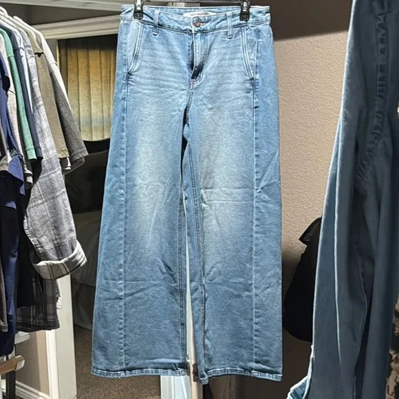 Celebrity Pink Light Blue Jeans - Picture 2 of 4